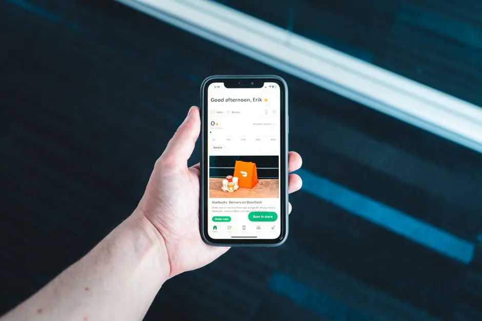 Tampilan aplikasi e-commerce di ponsel